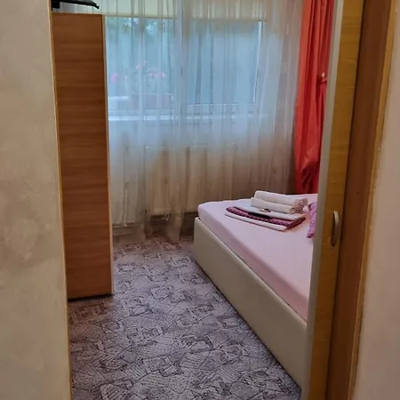 شقة Miruna